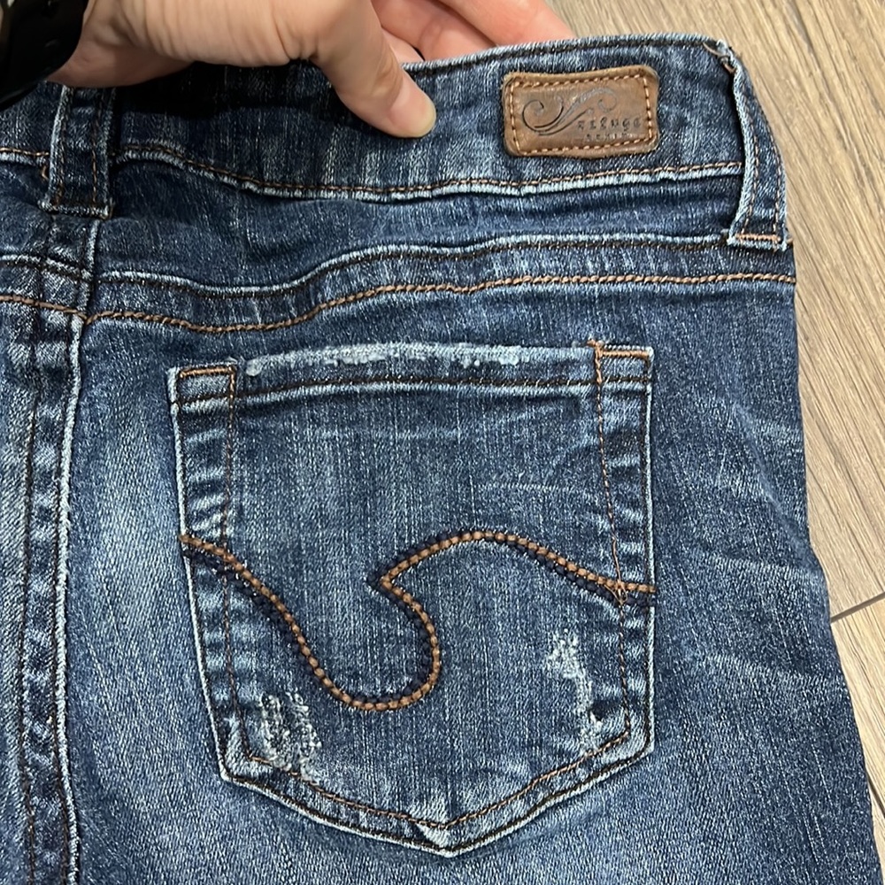 Refuge Women’s Distressed Stretchy Denim Capris/Cropped Jeans Size S - Picture 9 of 9